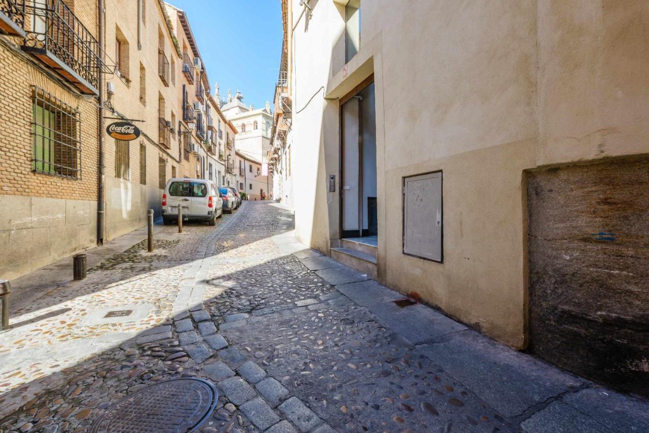 Apartamento Con Patio Junto A La Catedral By Toledo Ap Kültér fotó