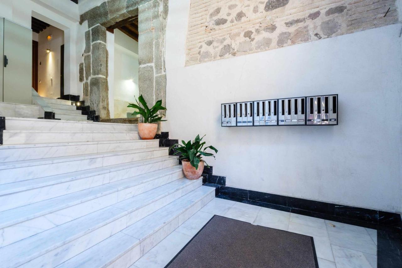 Apartamento Con Patio Junto A La Catedral By Toledo Ap Kültér fotó