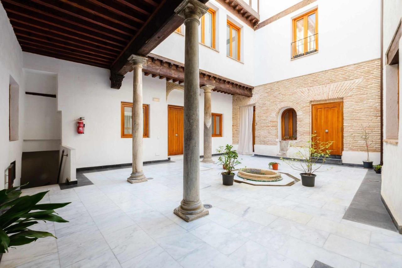 Apartamento Con Patio Junto A La Catedral By Toledo Ap Kültér fotó